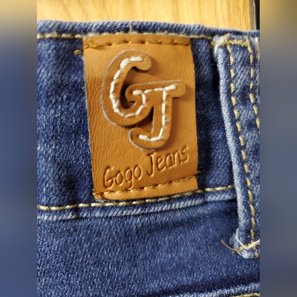 GoGo Jeans Size 5 Highrise Ripped - Picture 3 of 6